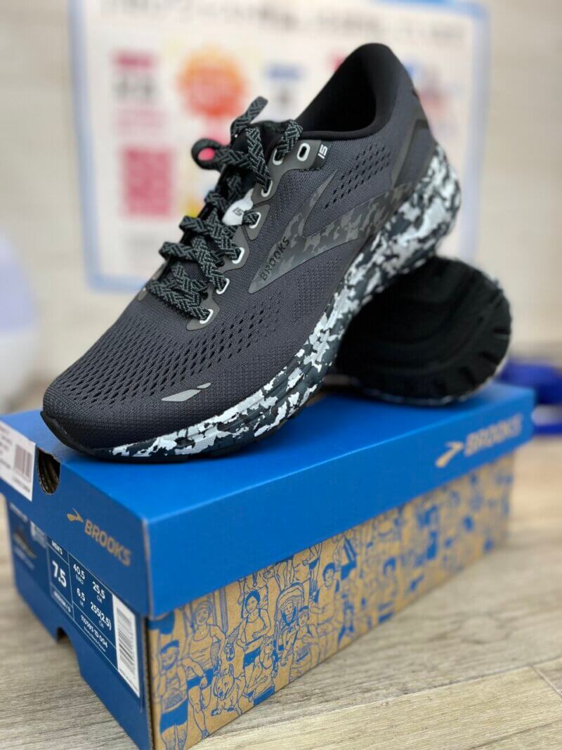 BROOKS GHOST15 black/camouflage