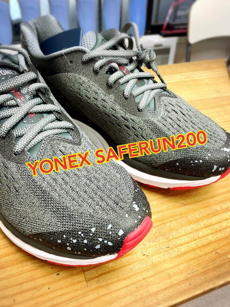 YONEX-SAFERUN200