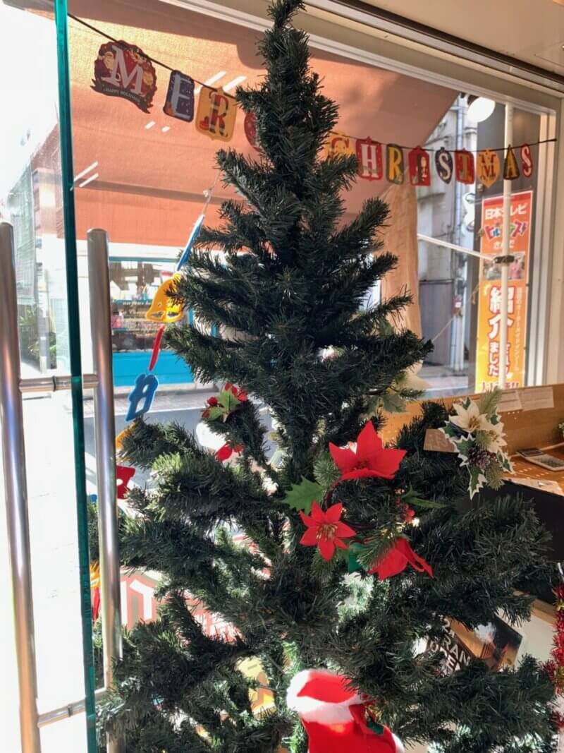 西荻窪店のクリスマスツリー