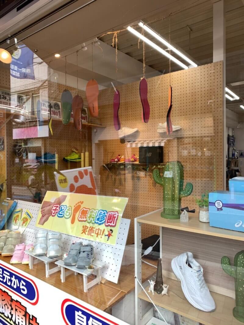 店頭は子ども靴メイン